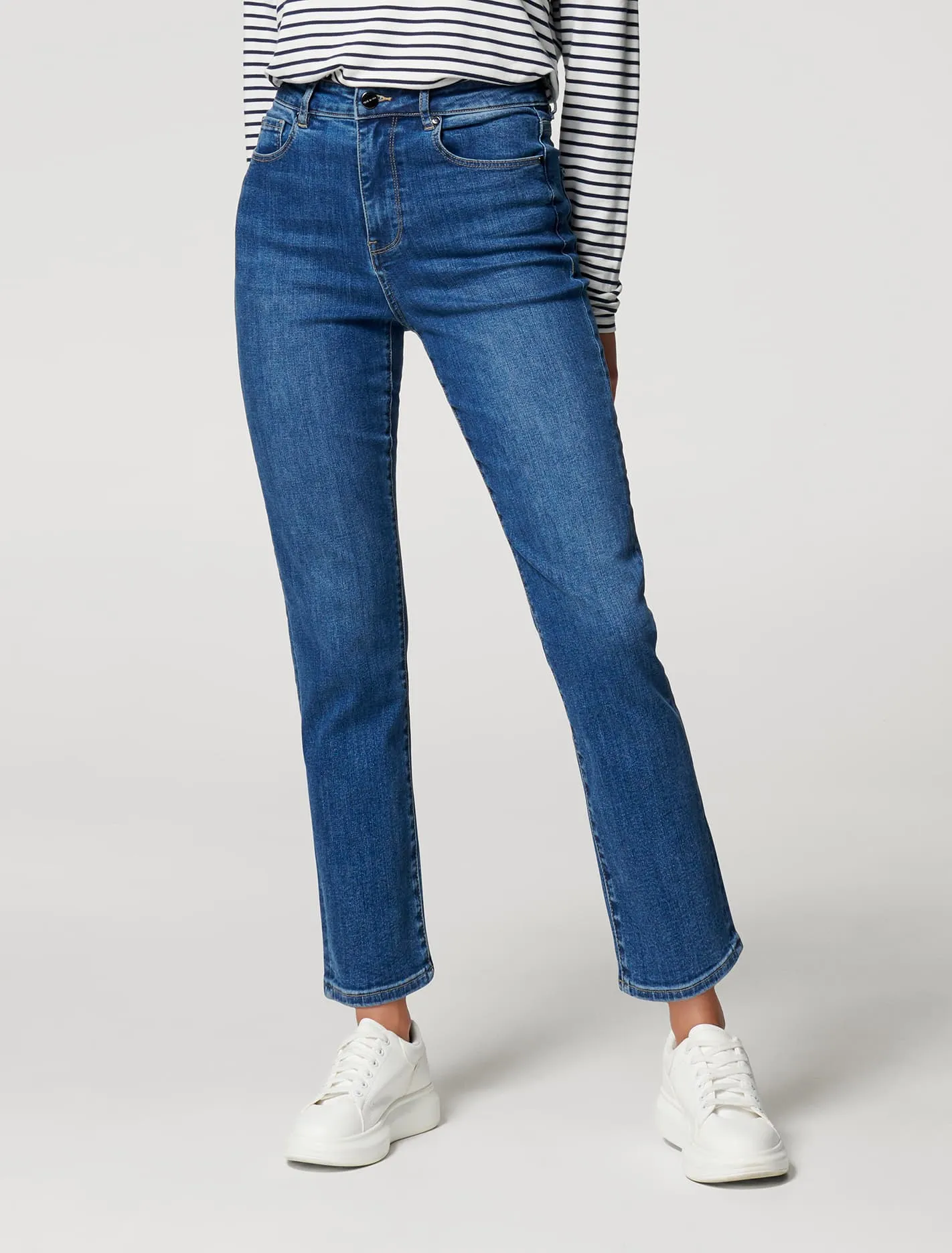 Bambi Mid Rise Slim Jean