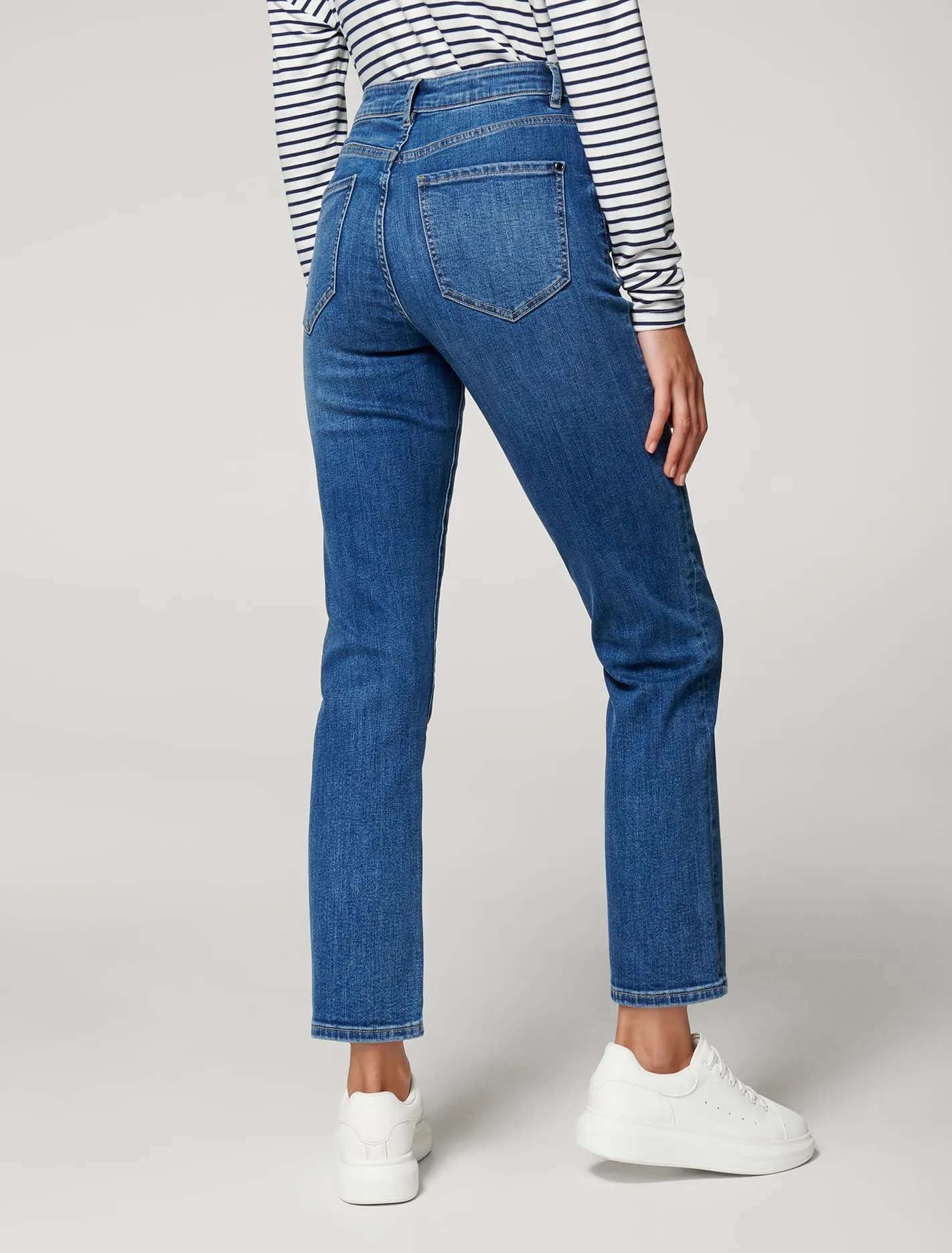 Bambi Mid Rise Slim Jean