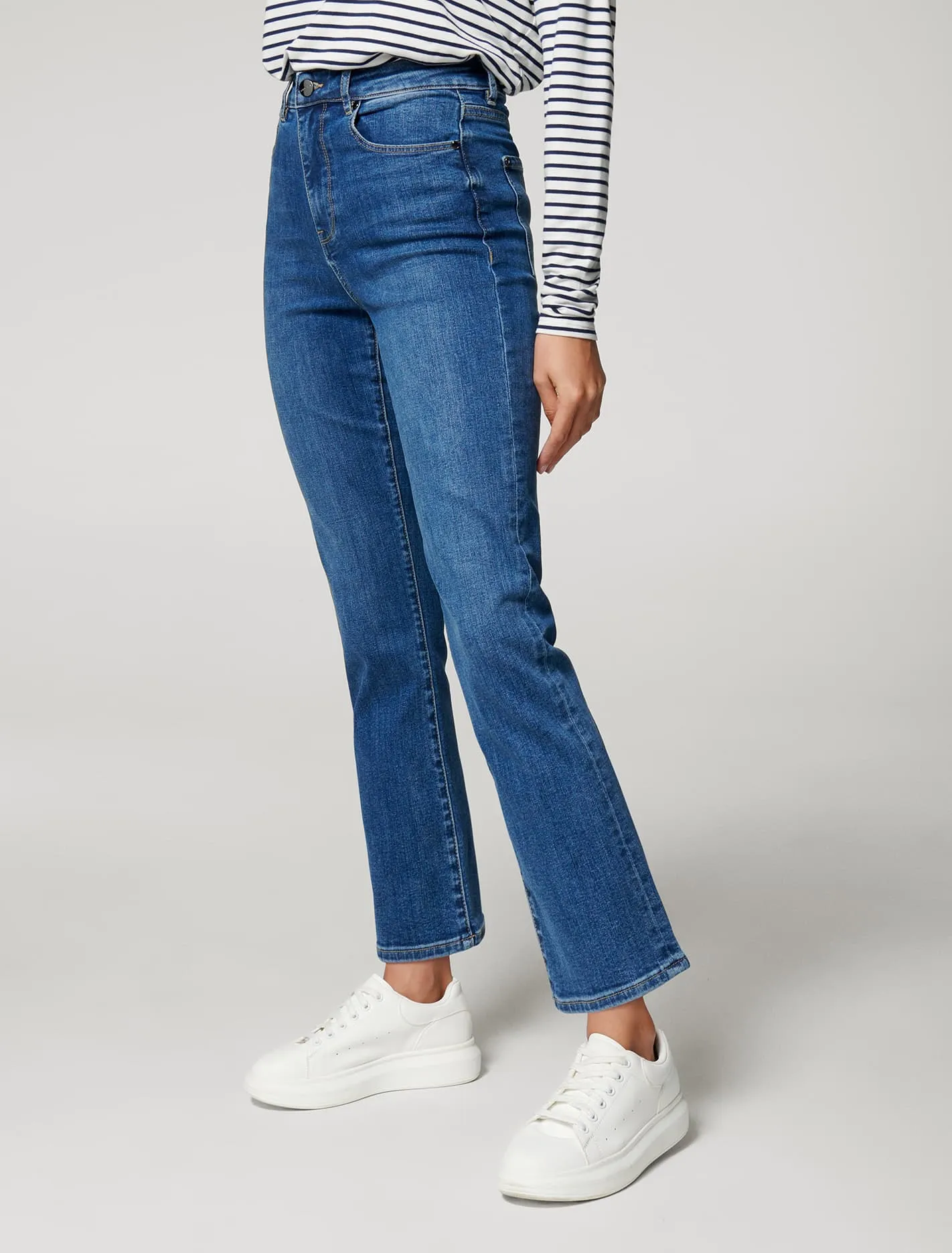 Bambi Mid Rise Slim Jean