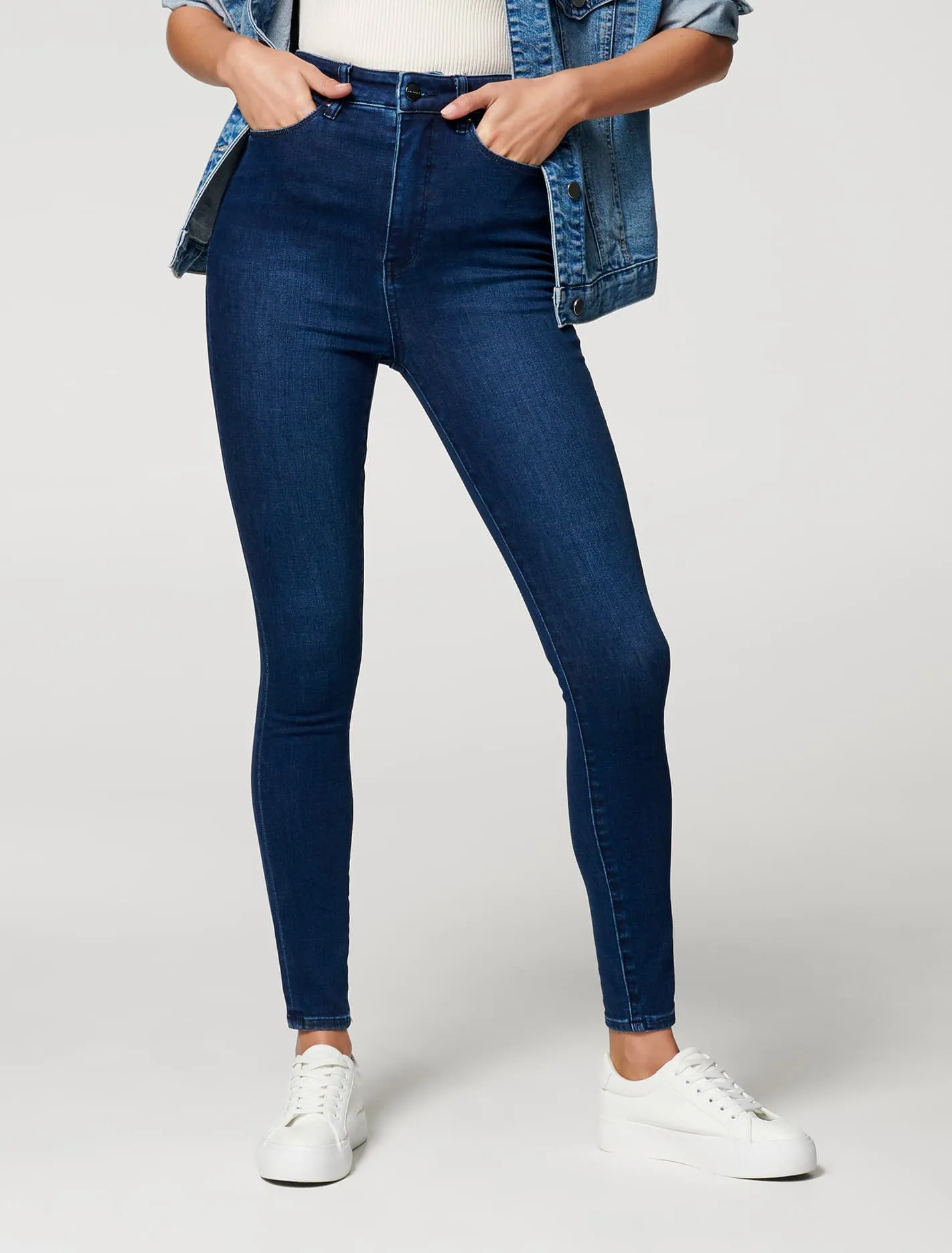 Bella High Rise Sculpting Jean