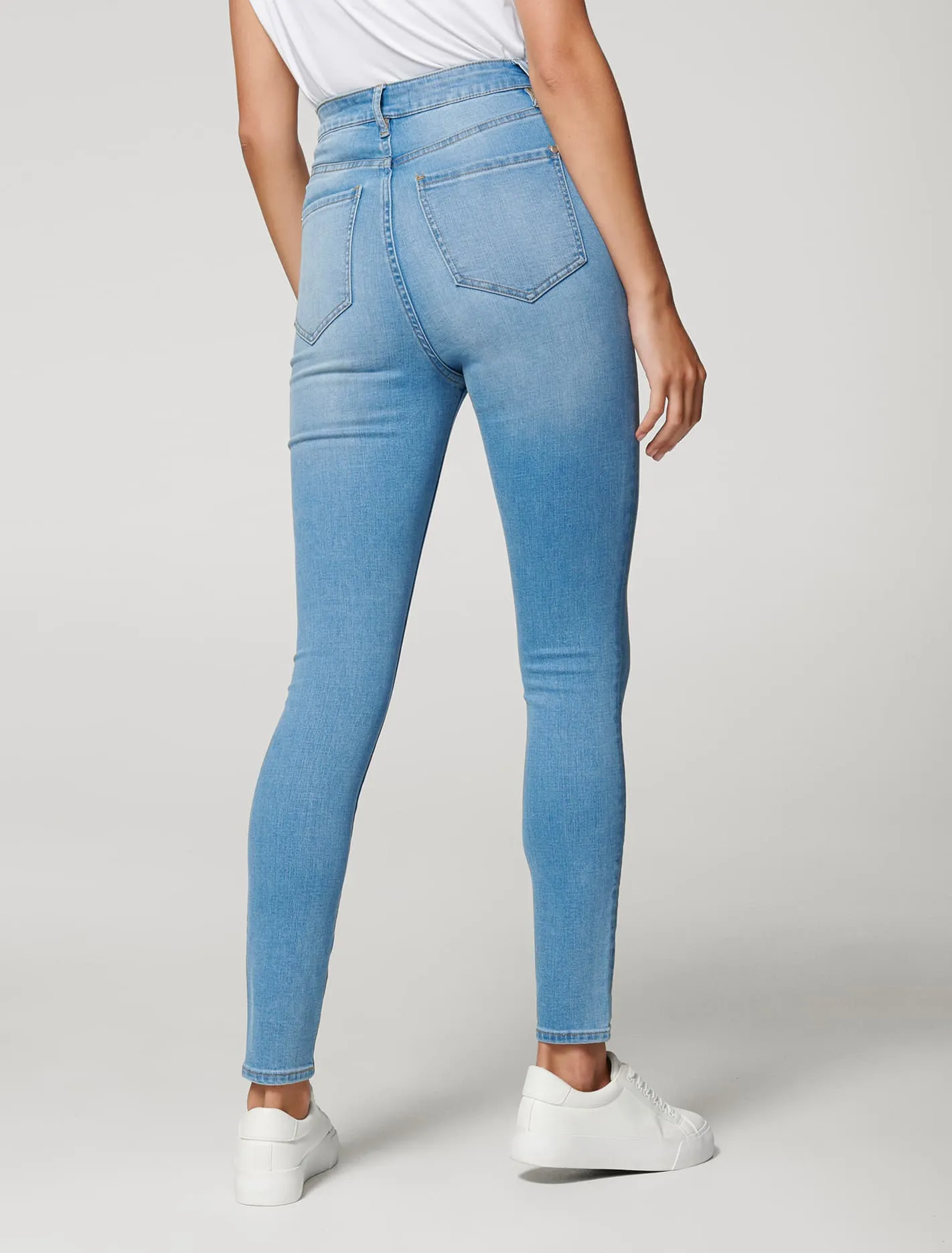 Bella High Rise Sculpting Jean