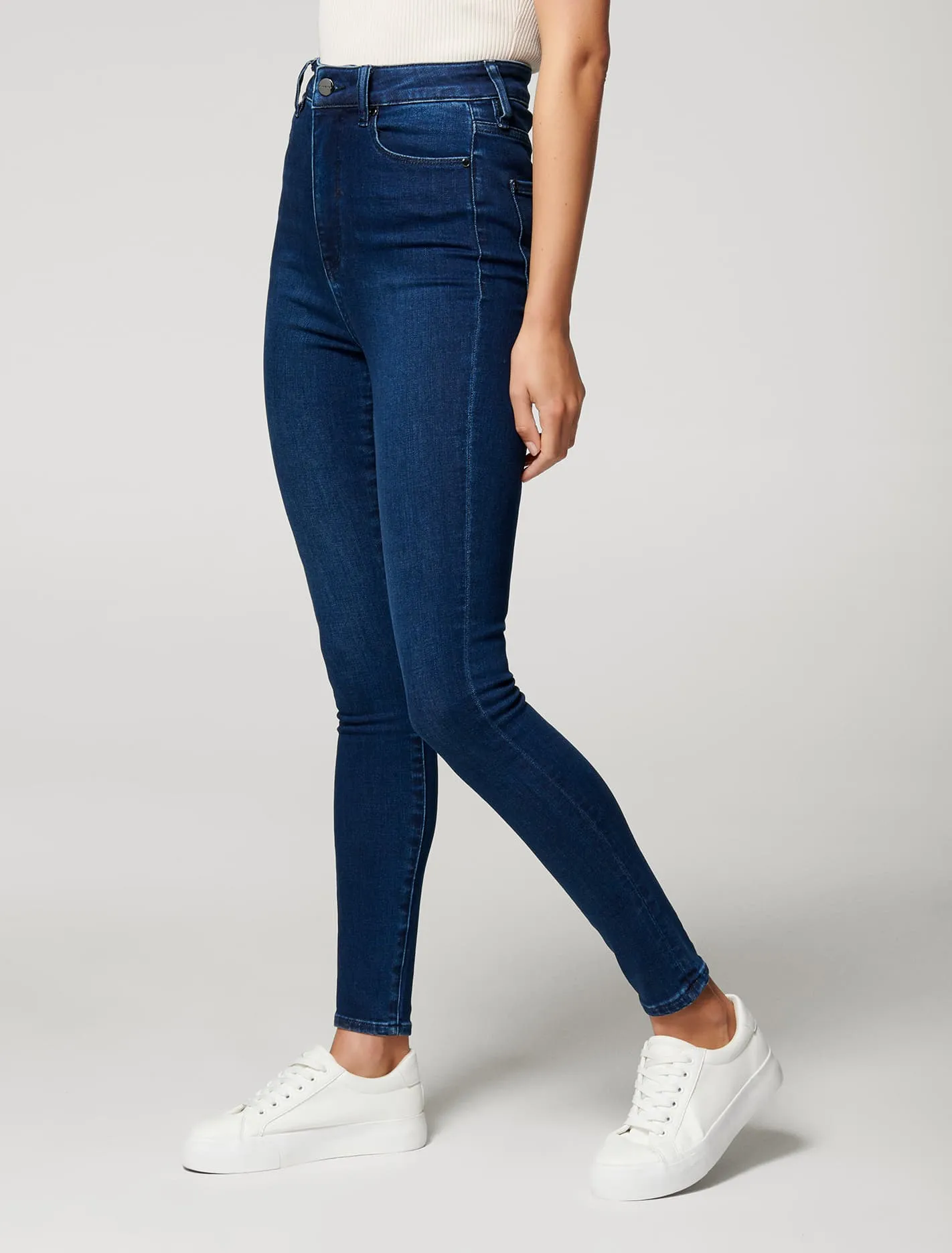 Bella High Rise Sculpting Jean