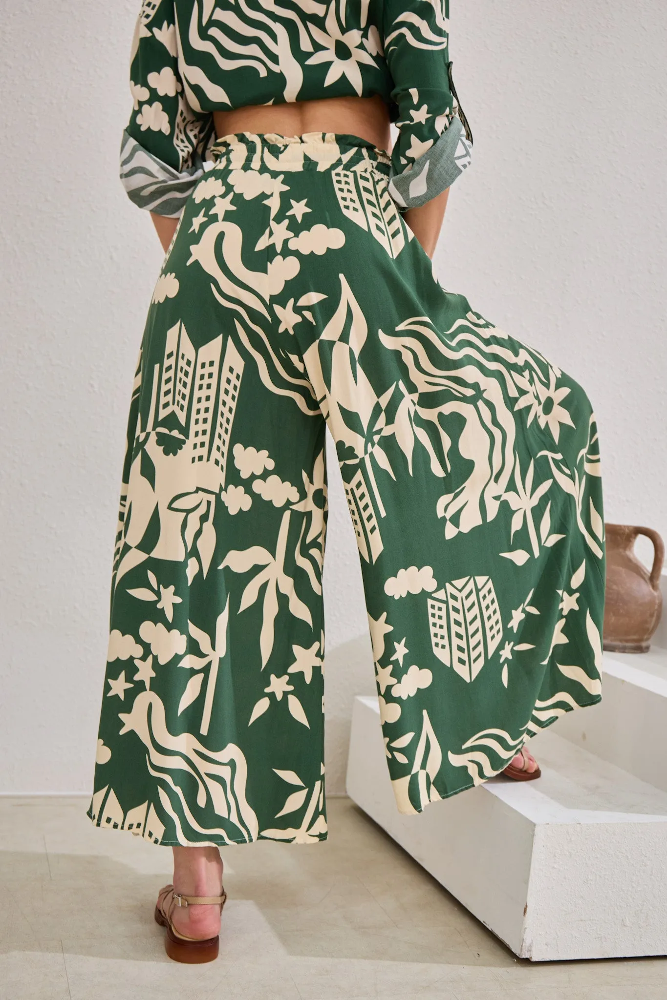 Cali Green Abstract Wide Leg Cropped Pants