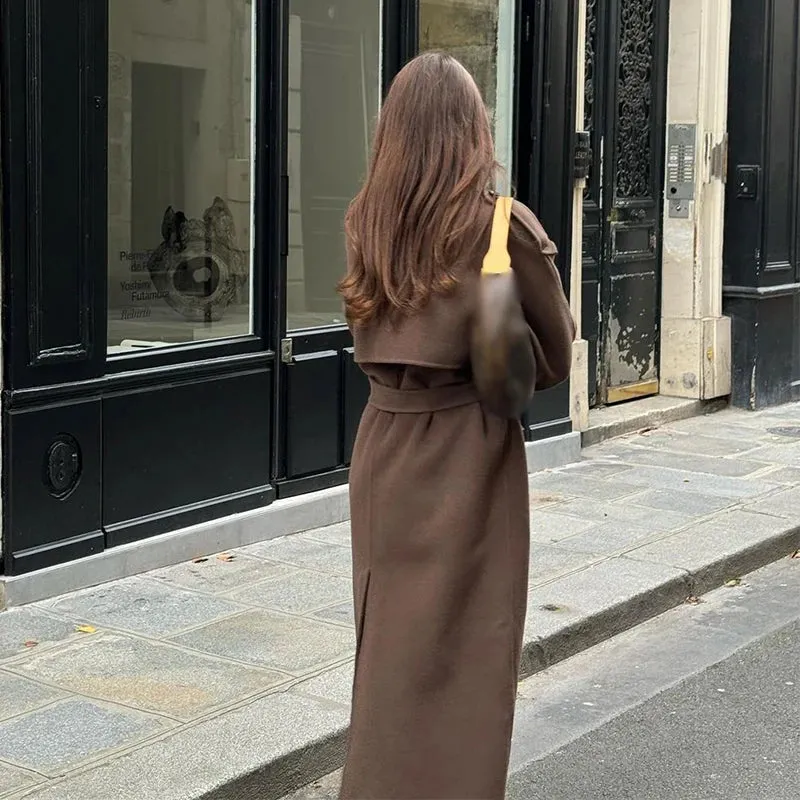 Elegant long coat with khaki belt