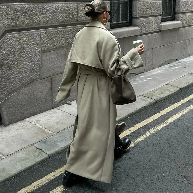 Elegant long coat with khaki belt