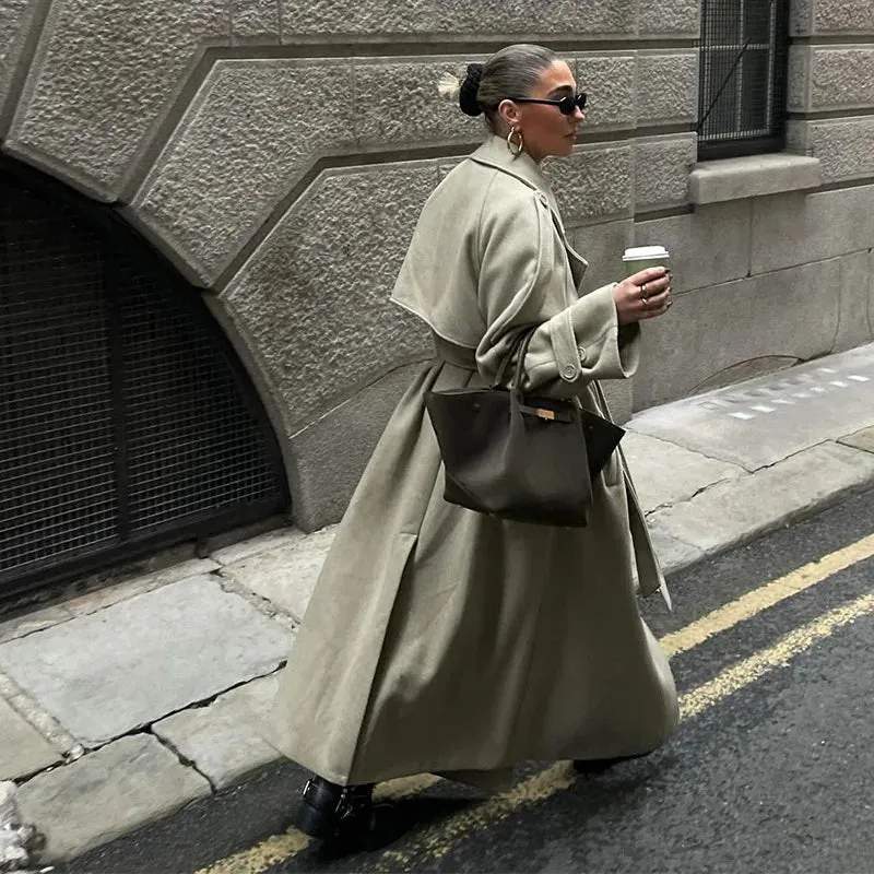 Elegant long coat with khaki belt