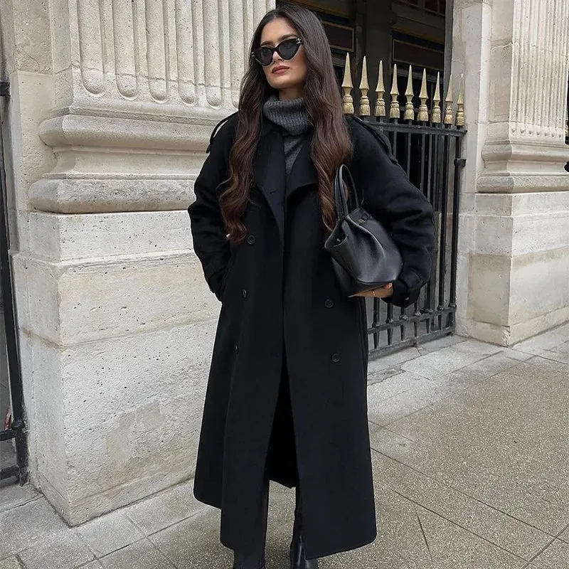 Elegant long coat with khaki belt