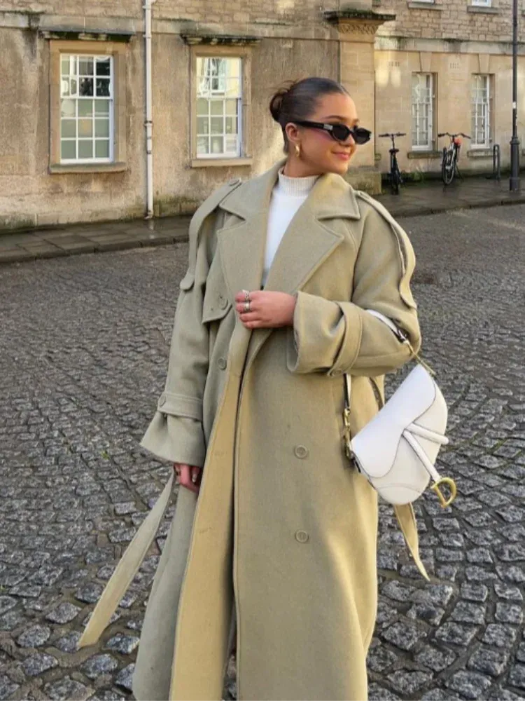 Elegant long coat with khaki belt