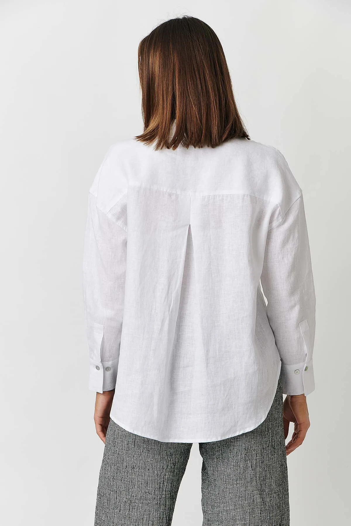 GA415 Classic Button Up Shirt in White