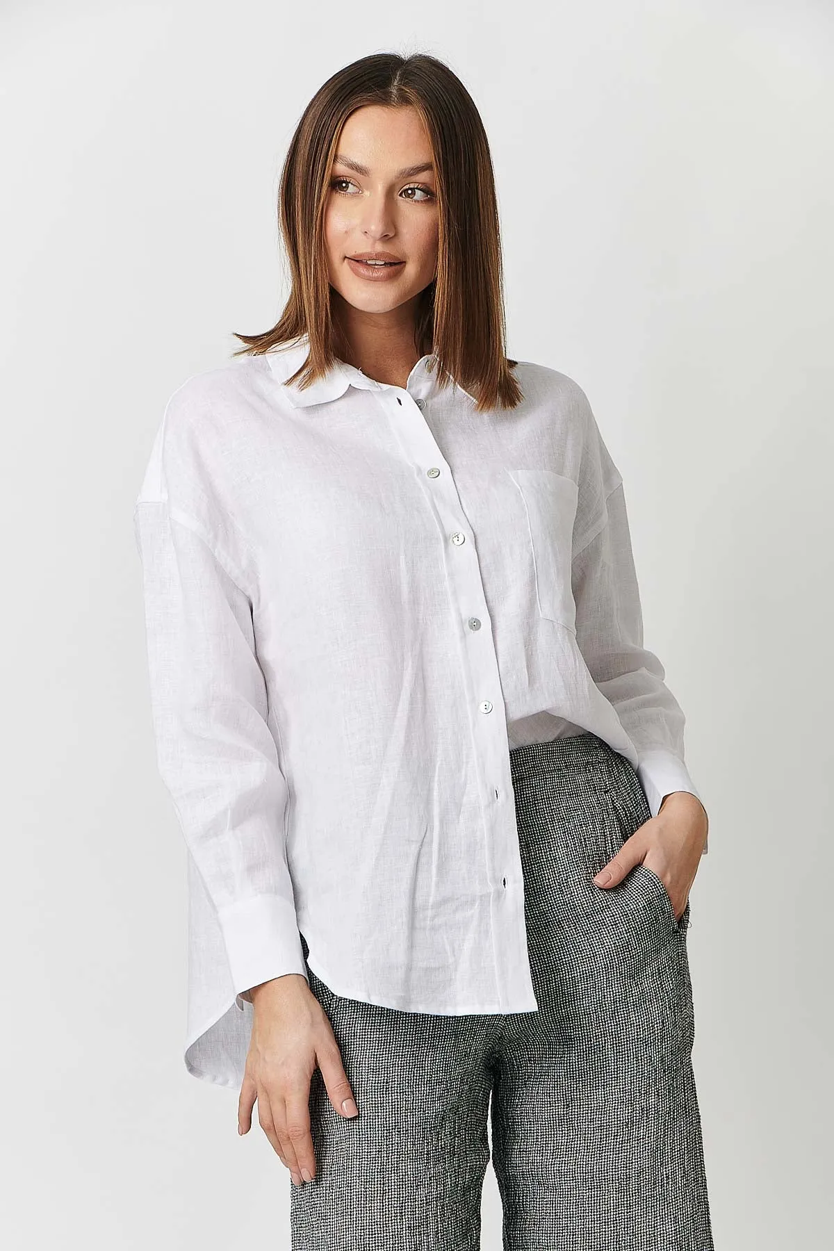 GA415 Classic Button Up Shirt in White