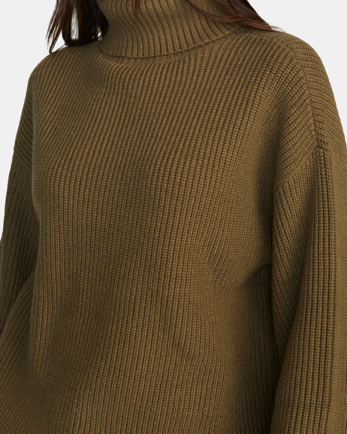 Vineyard Turtleneck Sweater - Dark Olive